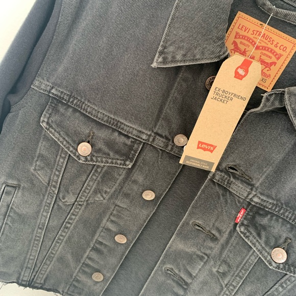 Levi’s Jean Jacket - Picture 3 of 9